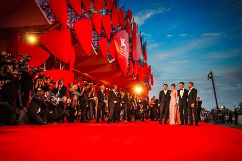 Il Festival Internazionale del Cinema di Busan 2019: un'esplosione di creatività e un trampolino per la carriera internazionale di IU